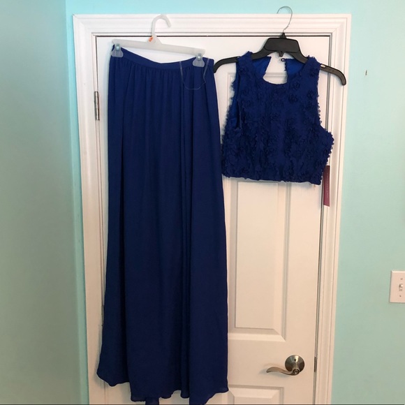 PROM GIRL 2 PIECE PROM DRESS. Royal blue - Picture 3 of 7